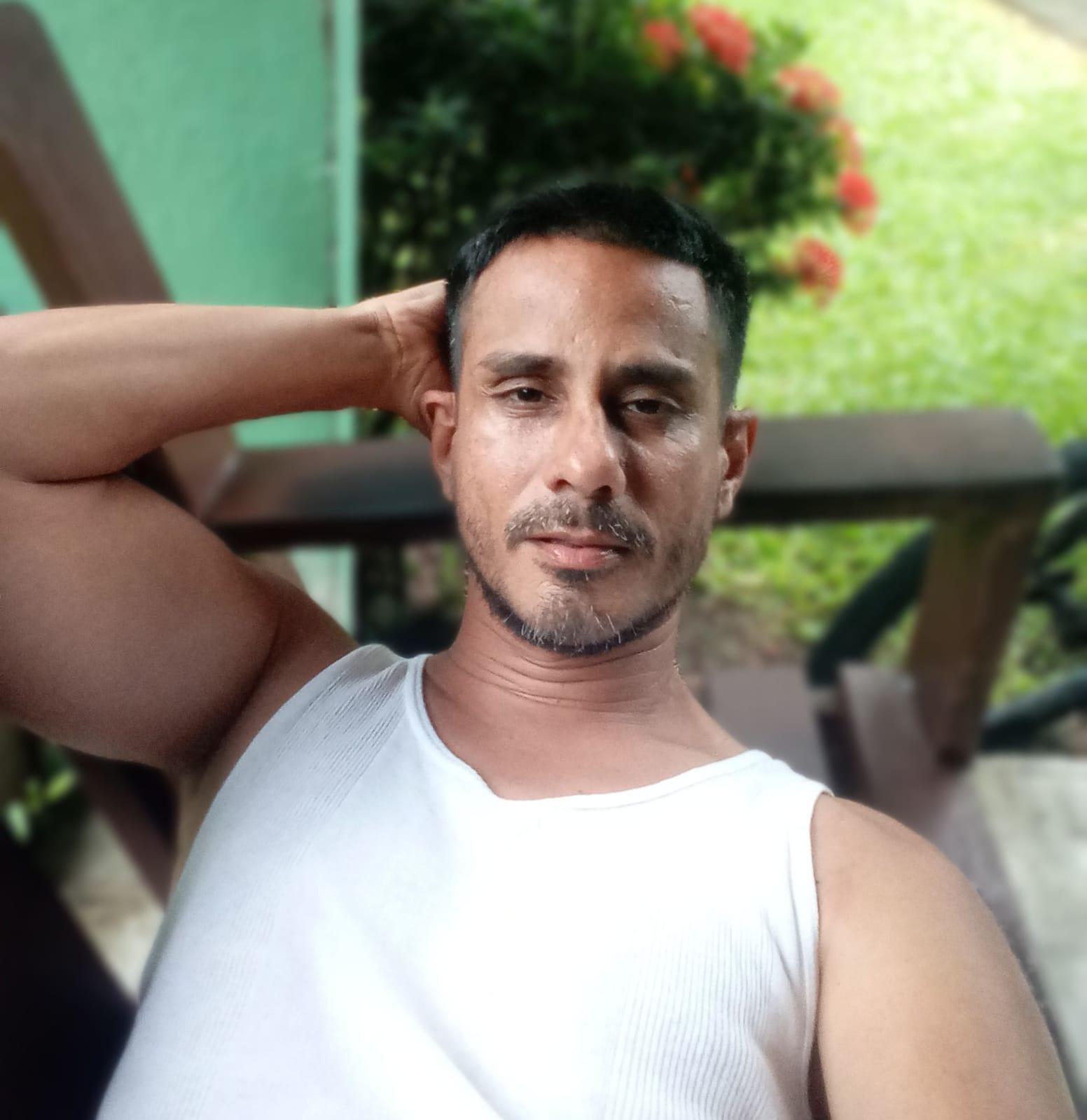 alextico1 live from Costa Rica