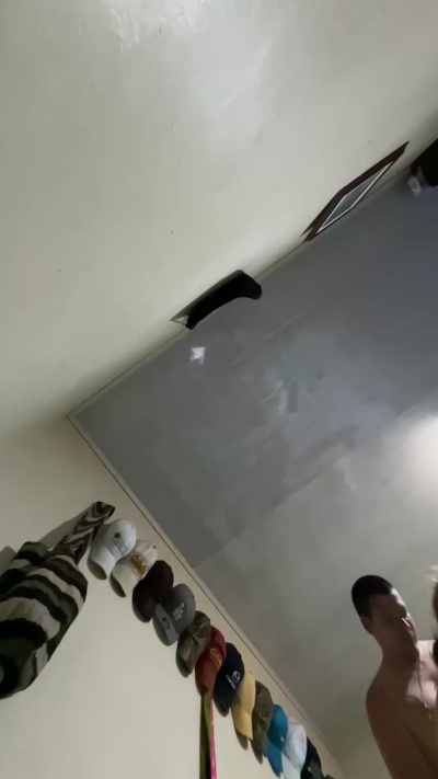 antonella233 live from Colombia