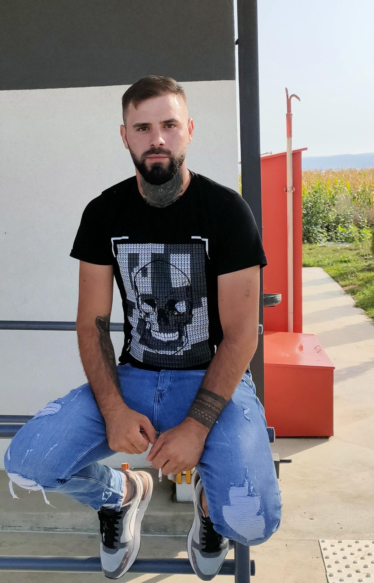 armando467 live from Romania