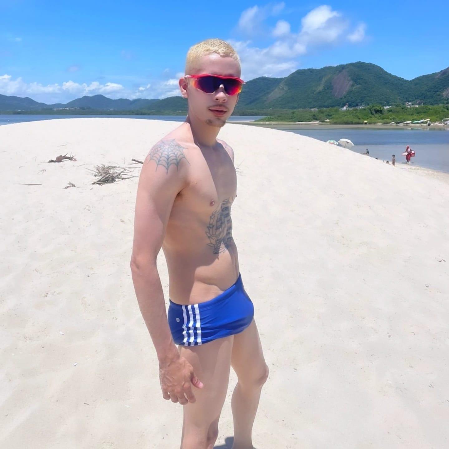 ayjeeem live from Brazil