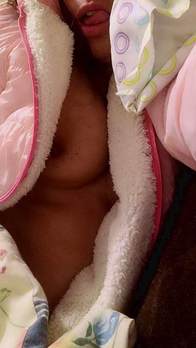 bellajade1985 live from Colombia