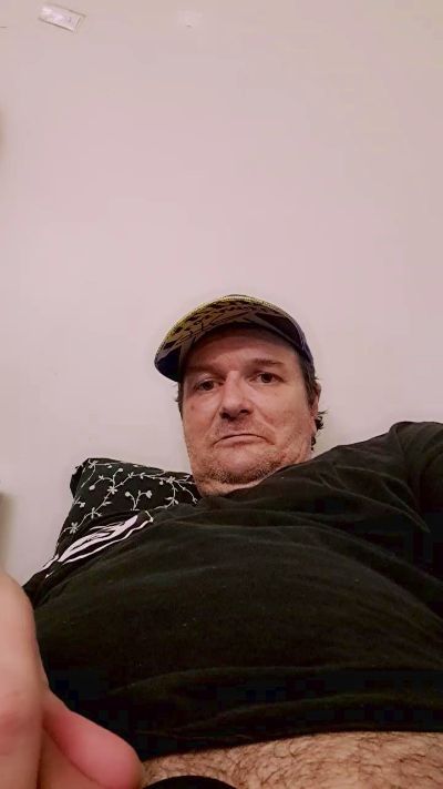 bitemypillo1 live from Australia
