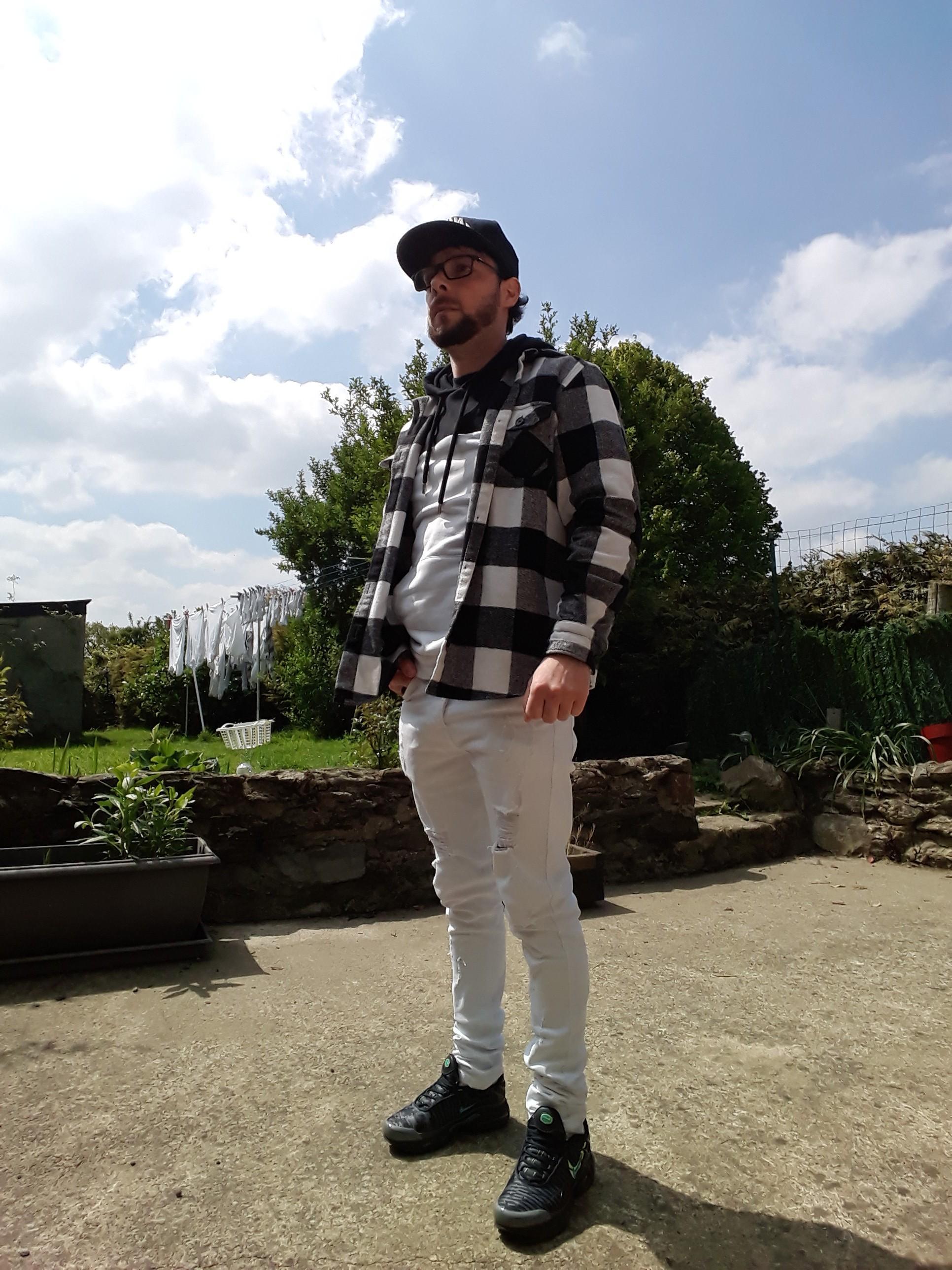 cedric2209 live from France