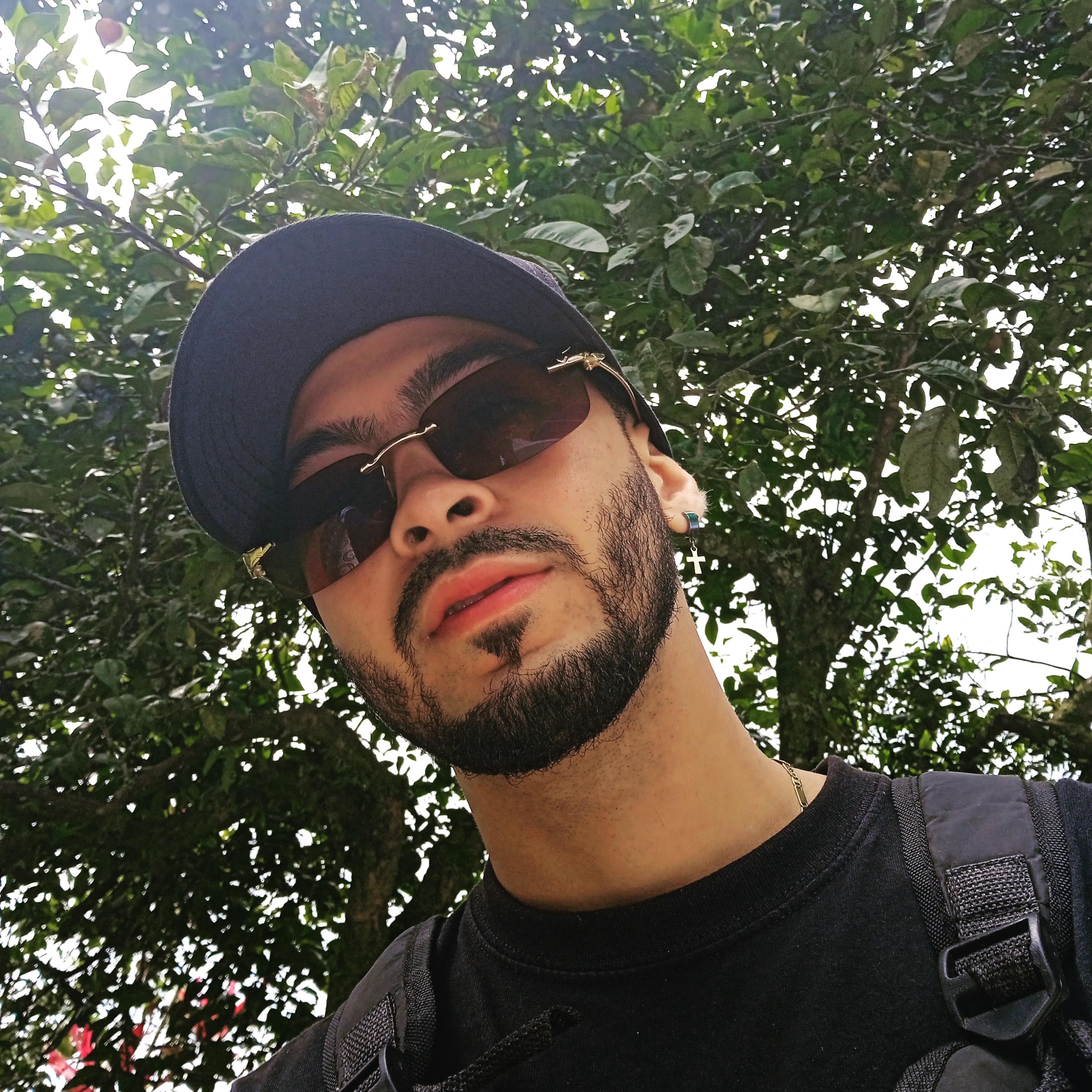 chakkal22 live from Colombia