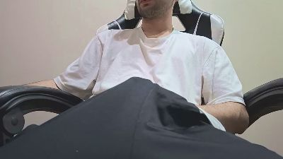 charli_arr live from Argentina