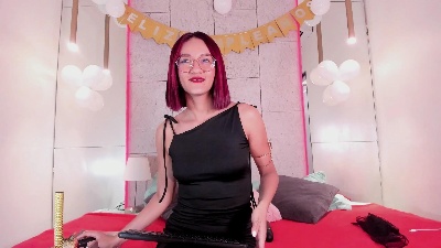 daphne_courtis live from France