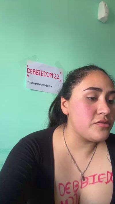 debbie22l live from Argentina