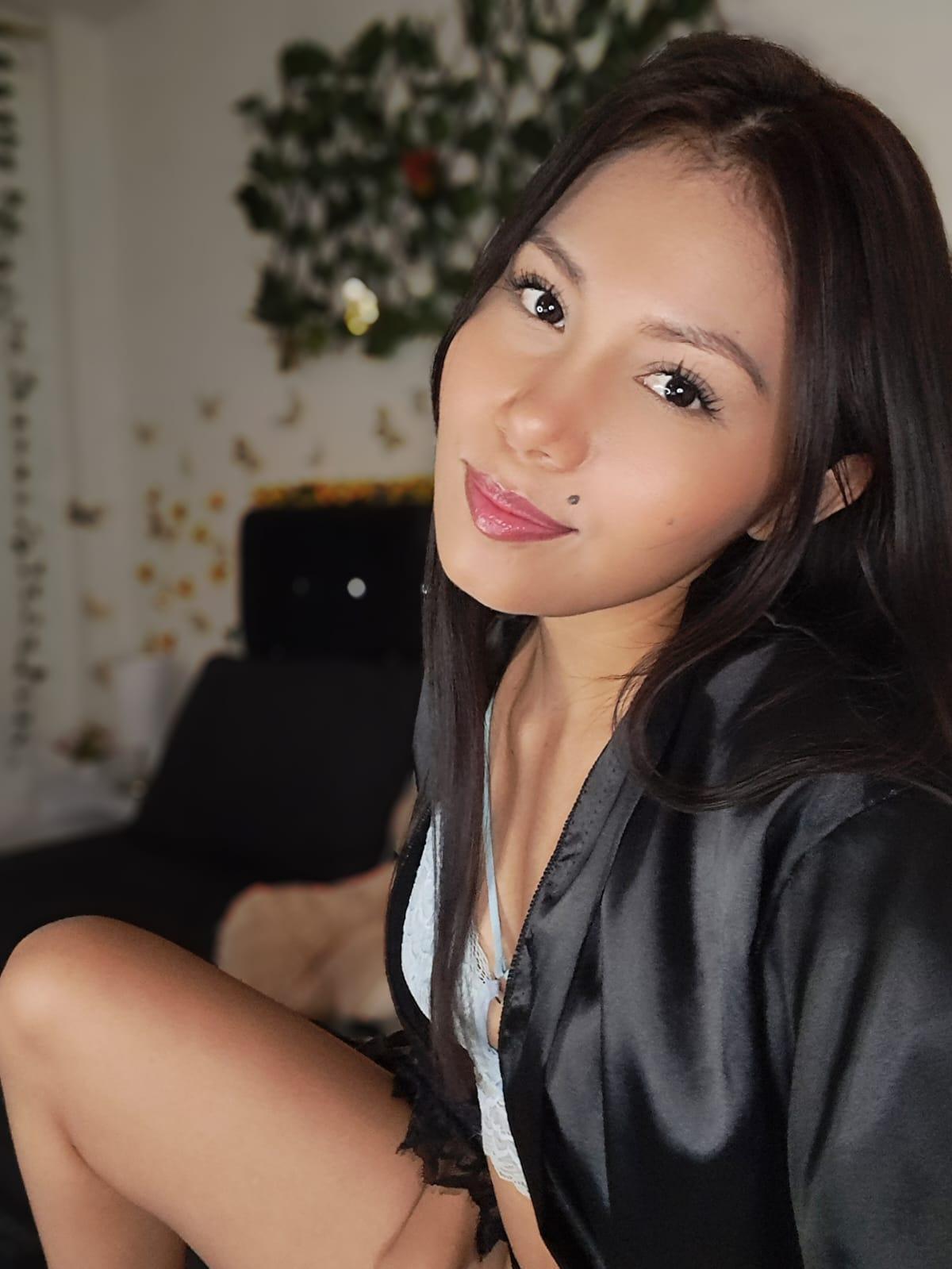 difanny_bonny live from Colombia