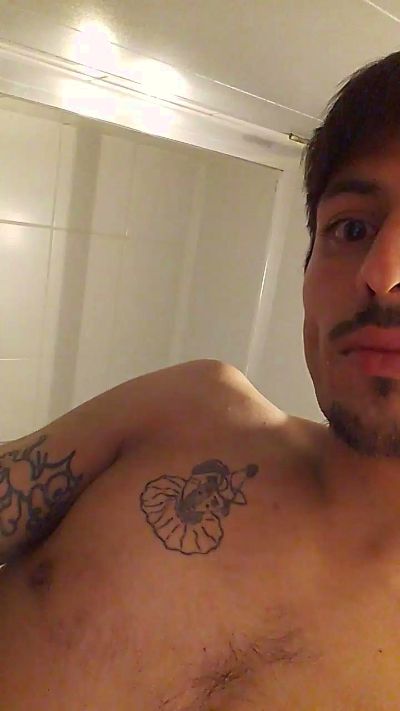 draculaboy95 live from Chile