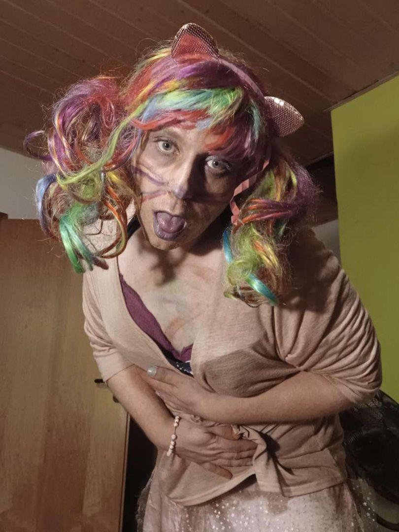 dressedZombie live from Germany