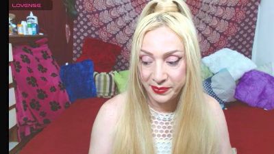 elena_evans live from Colombia