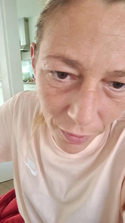 elle26_hot live from France