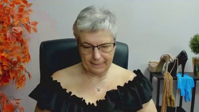 femmeIRIS live from Germany