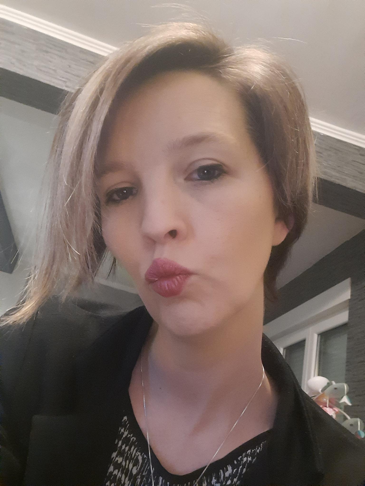 gaelle0106 live from France