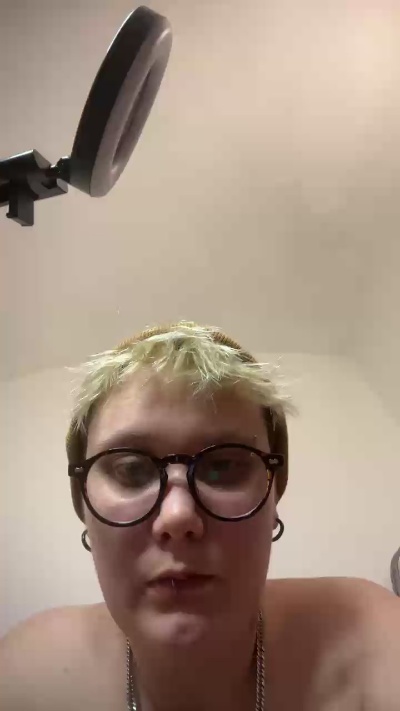 gigi729 live from Italy