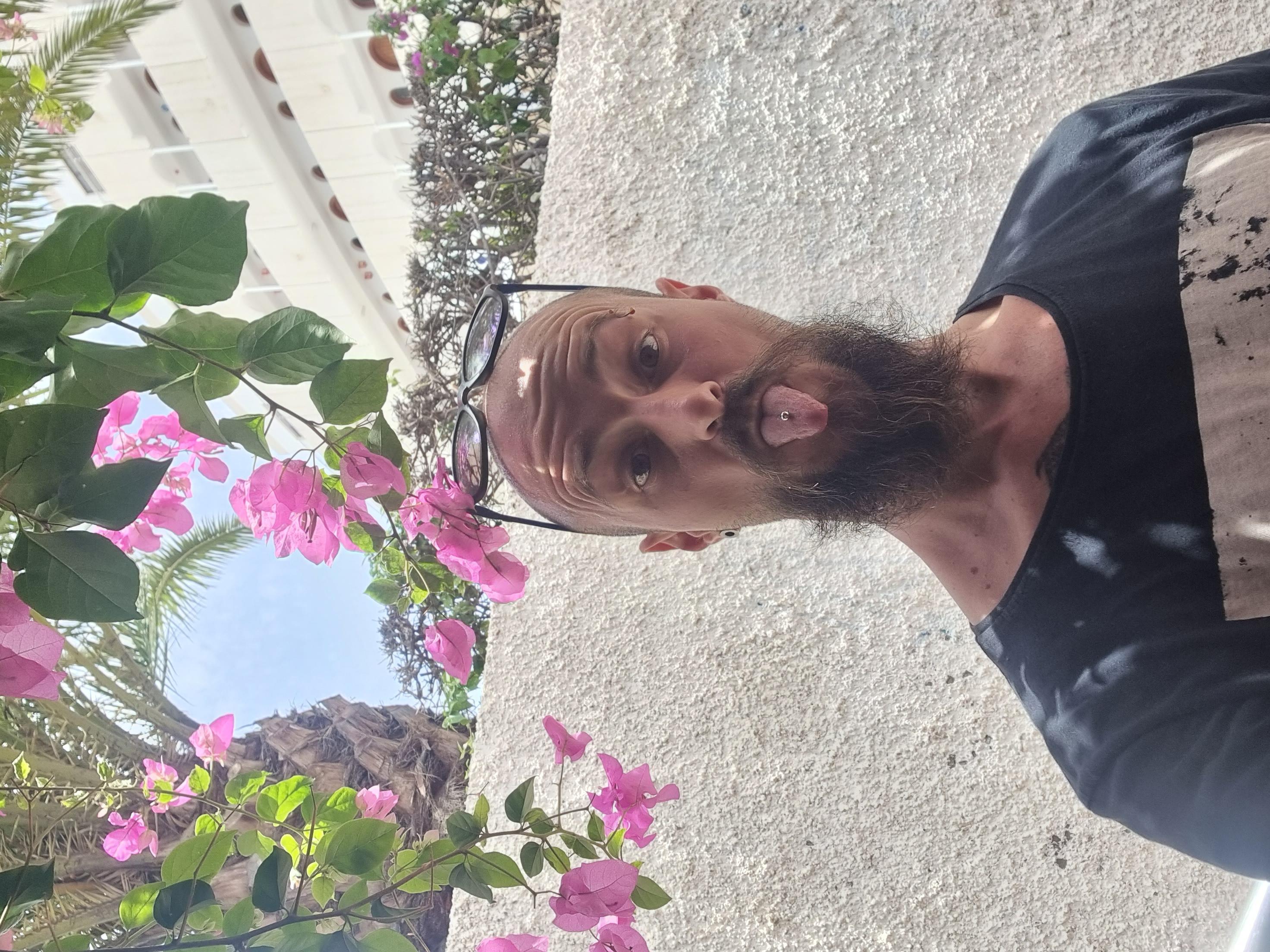 giovannilargip1 live from Spain