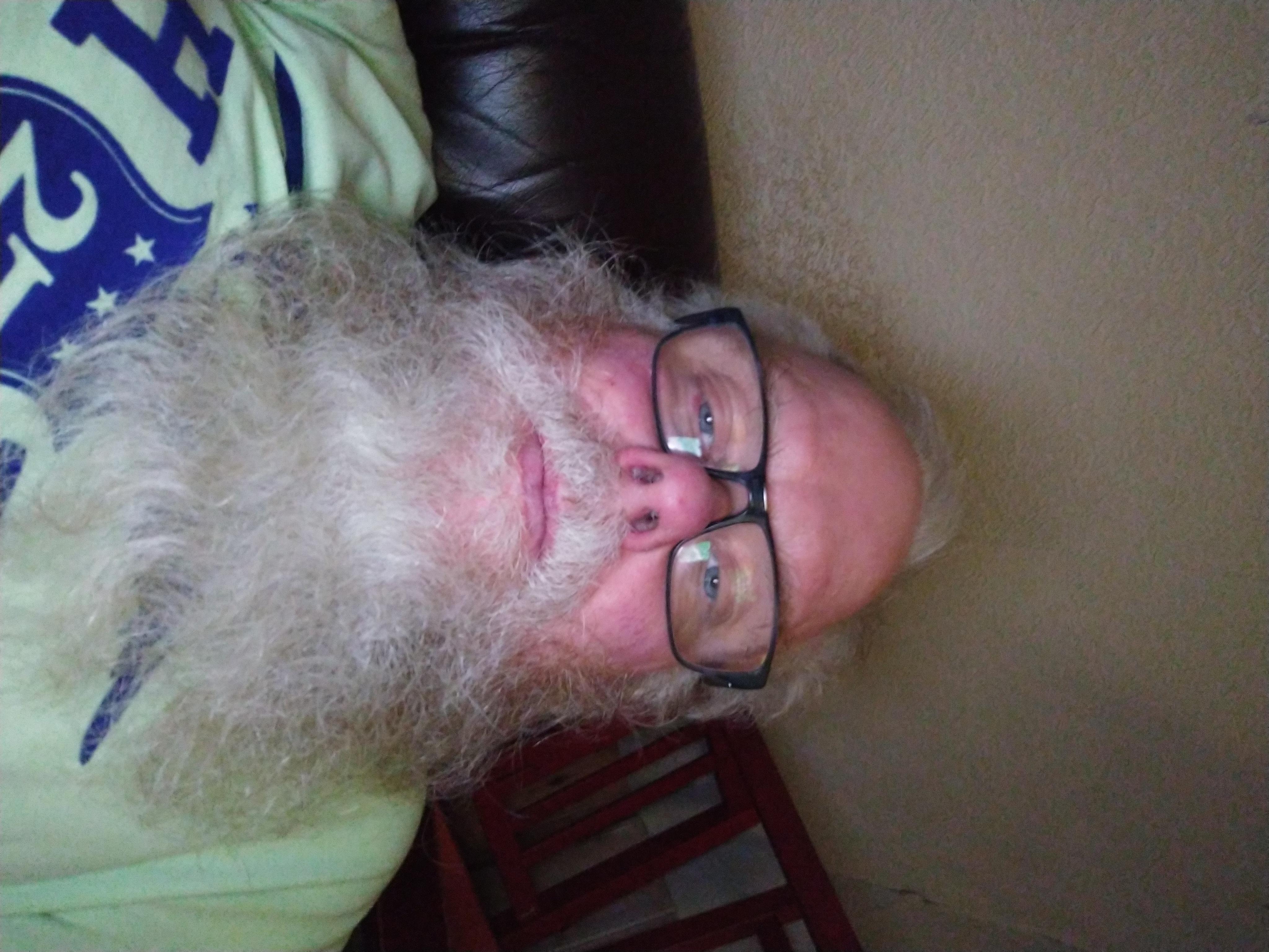 henrikhot46 live from Sweden