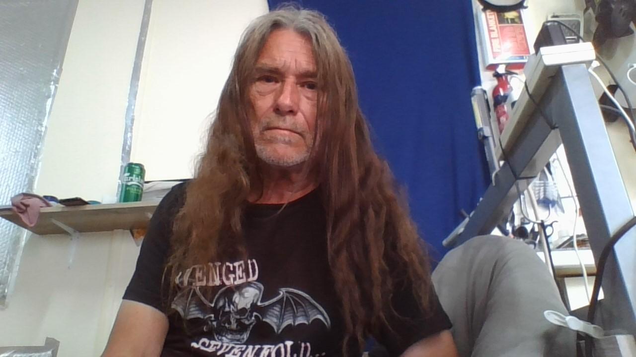 hippy52 live from United Kingdom