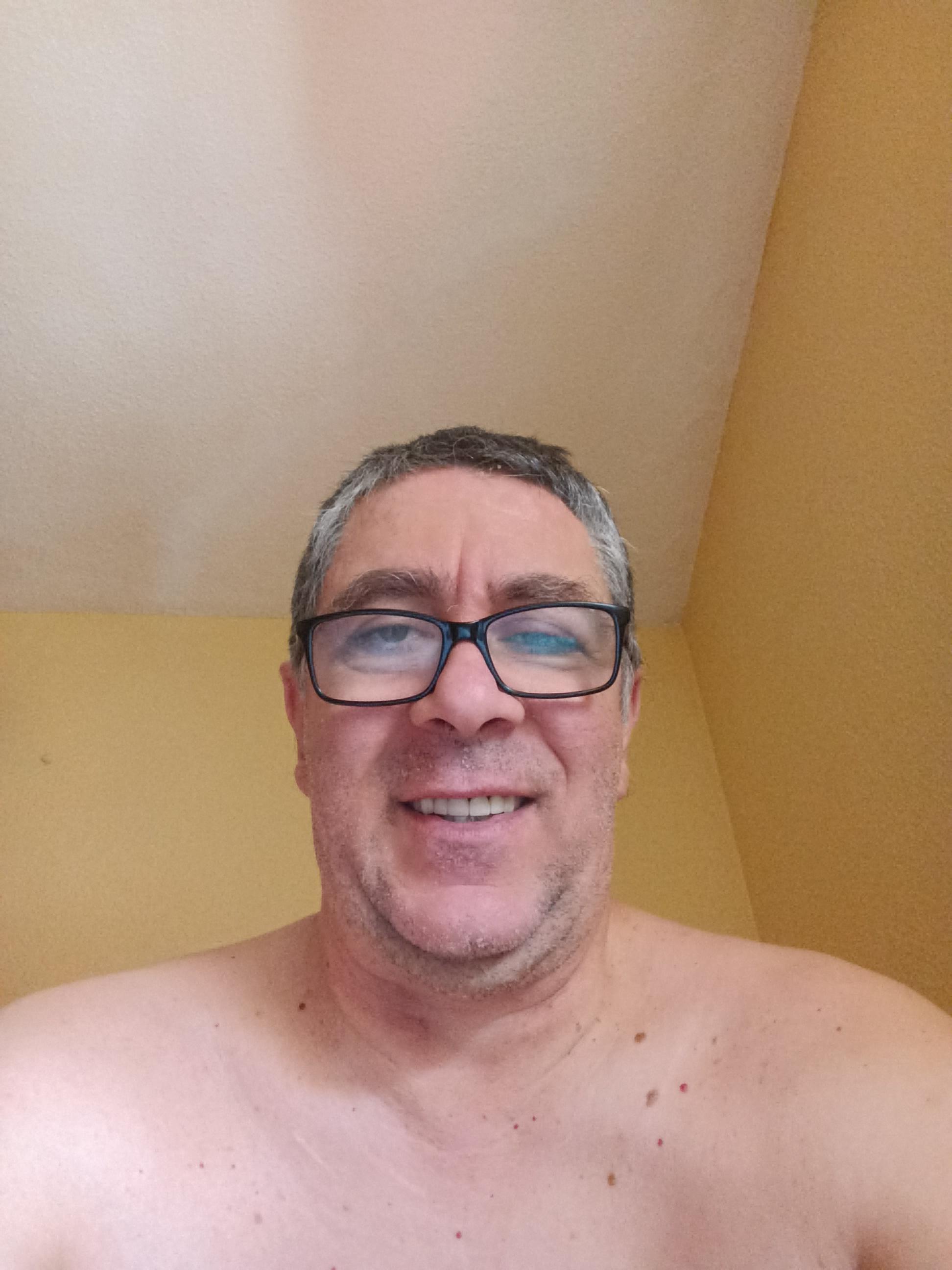 hola_soy_gato live from Spain