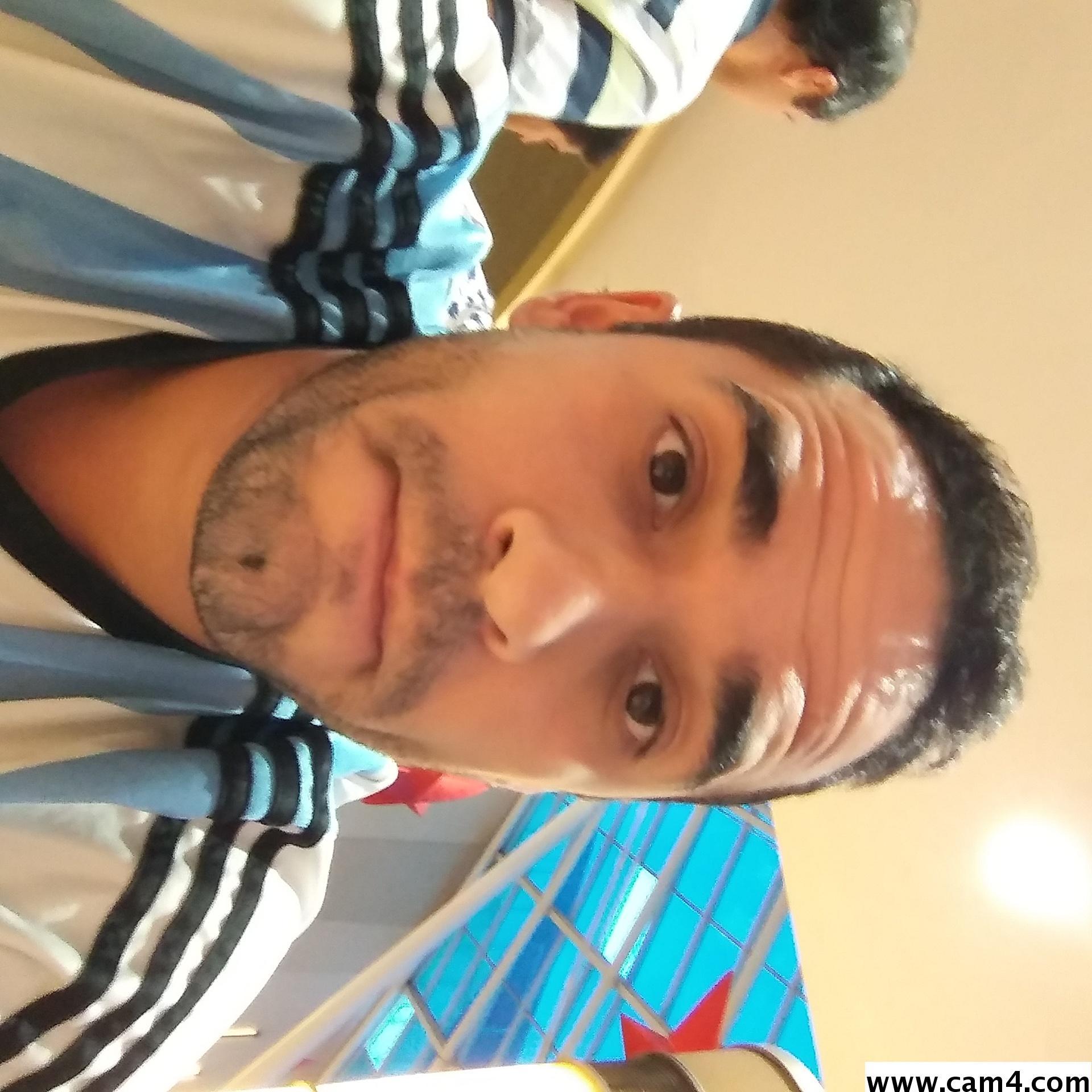 ilariocuadro live from Argentina