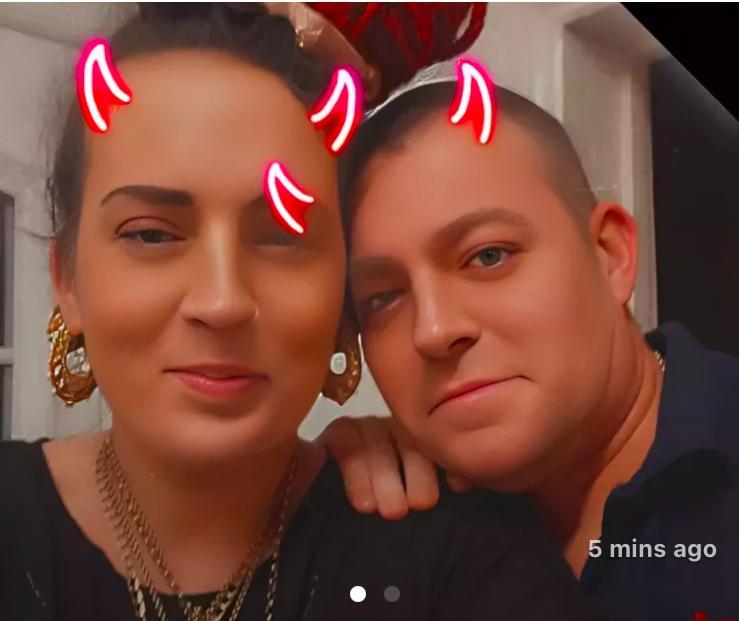 its_us2s2 live from United Kingdom