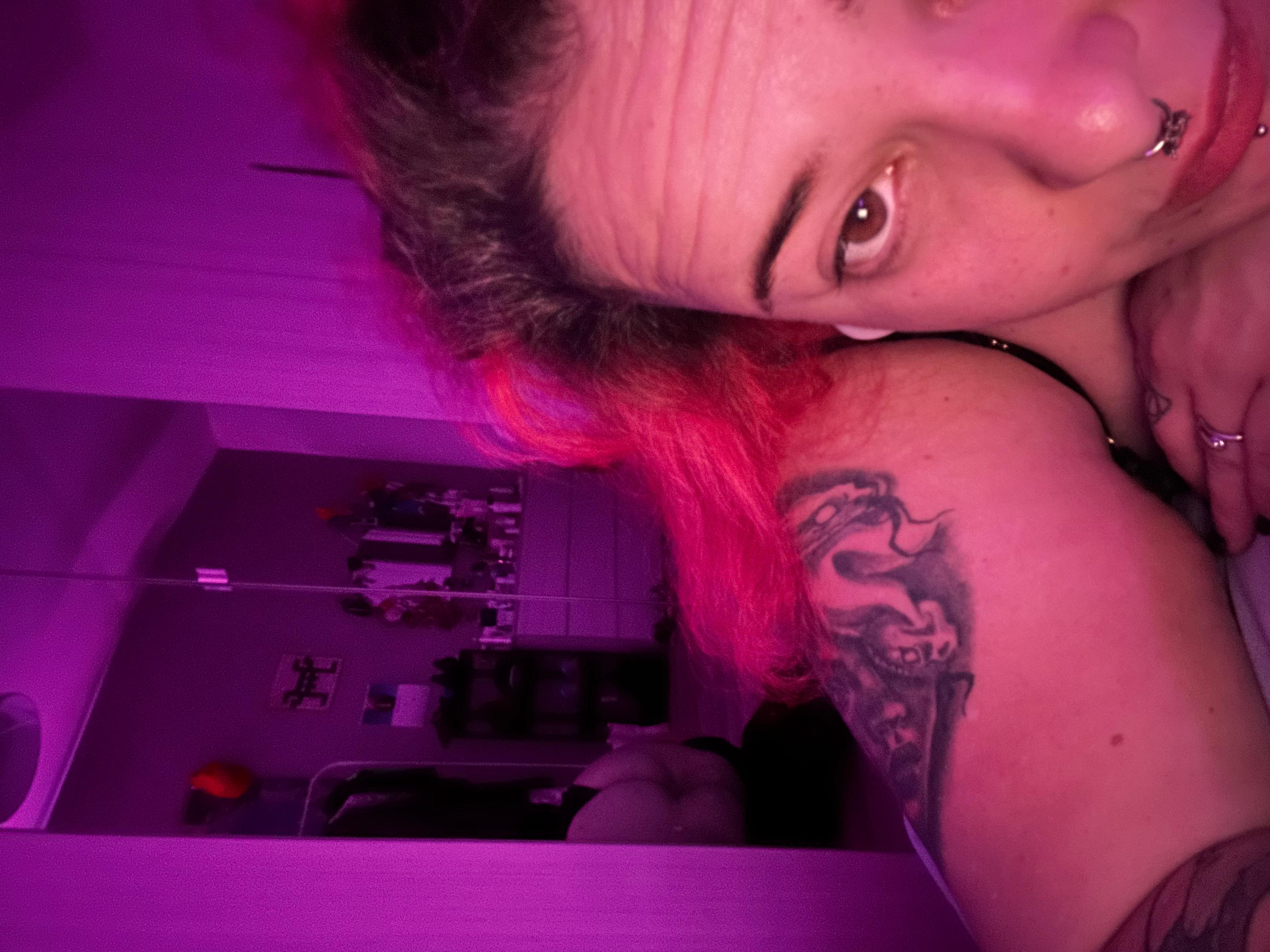 jaydensnake live from Italy