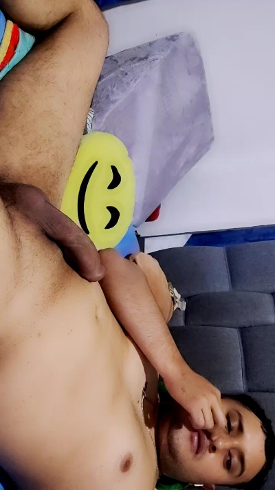 jonathansd26 live from Colombia