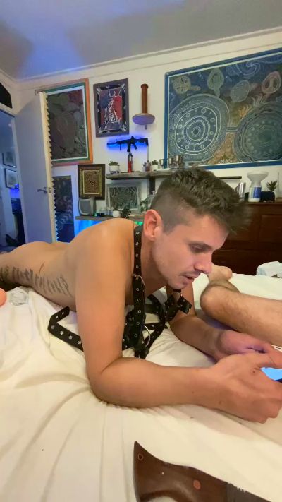 jonjonespwns live from Australia