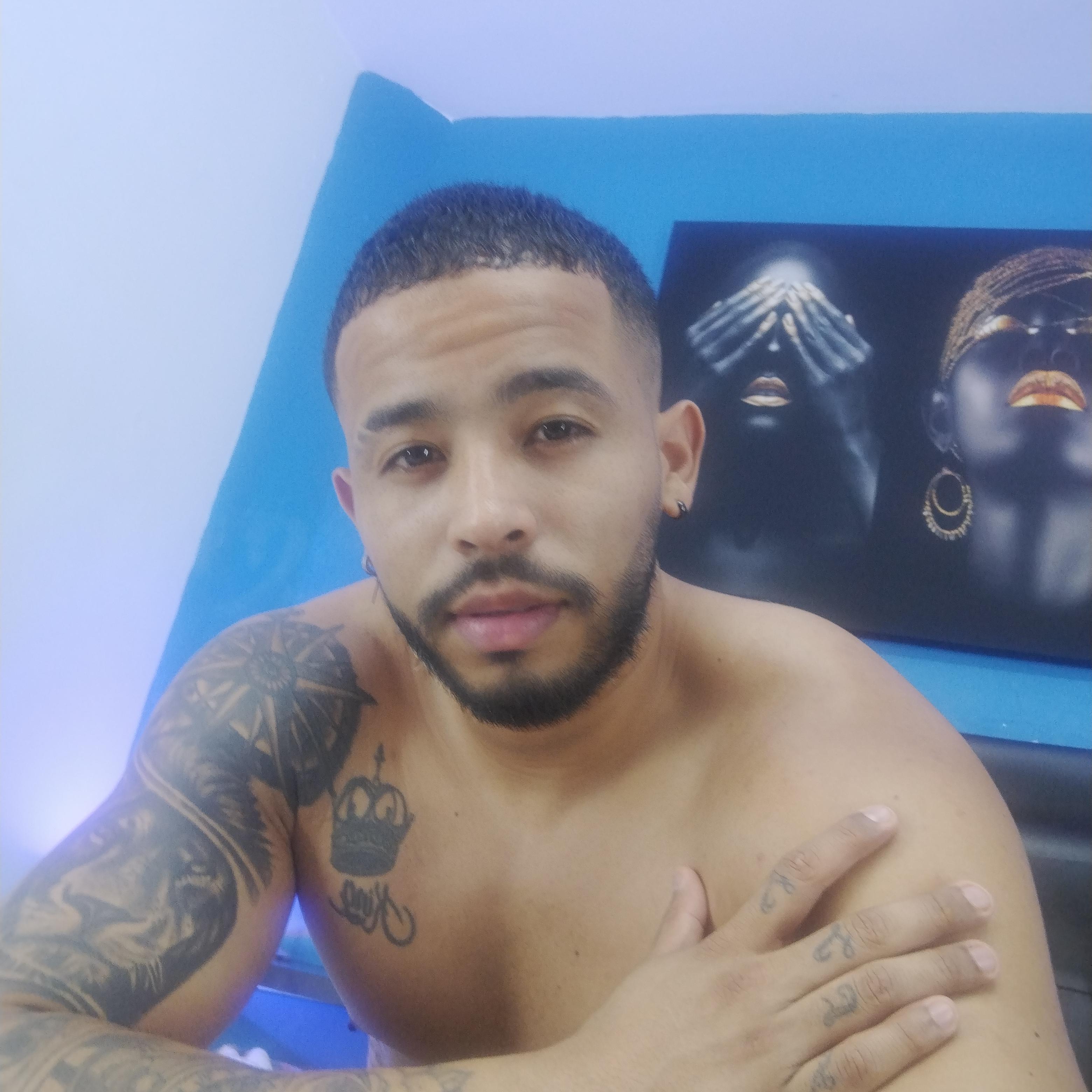 jorge_narvaezz live from Colombia