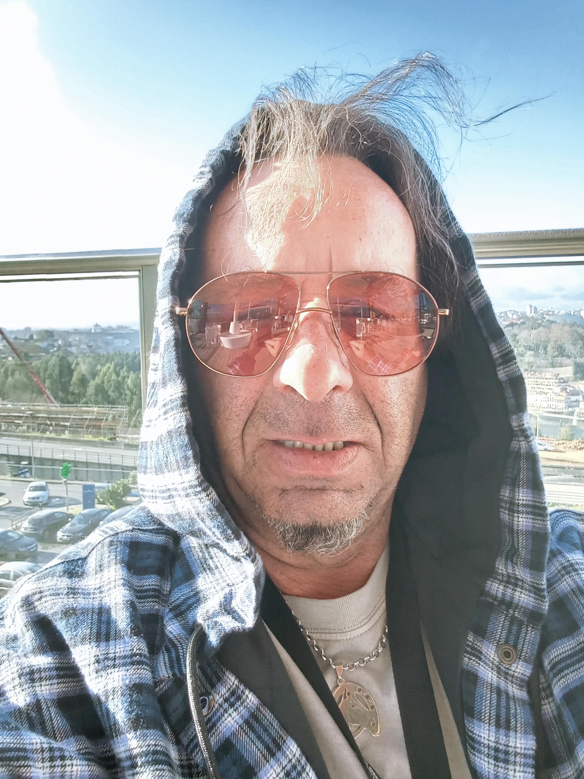 jovipol331 live from Switzerland