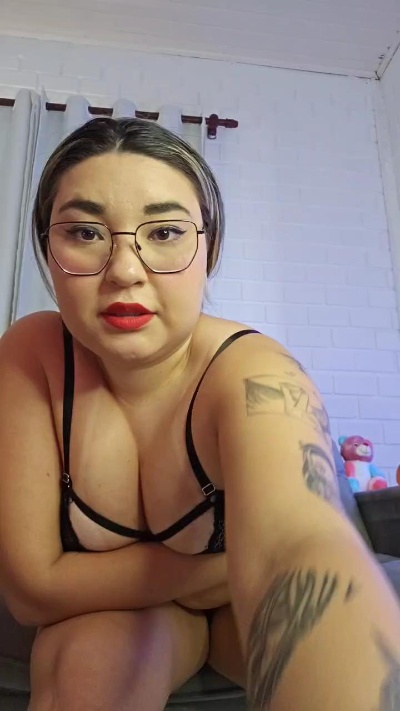 kamila_hotty live from Brazil