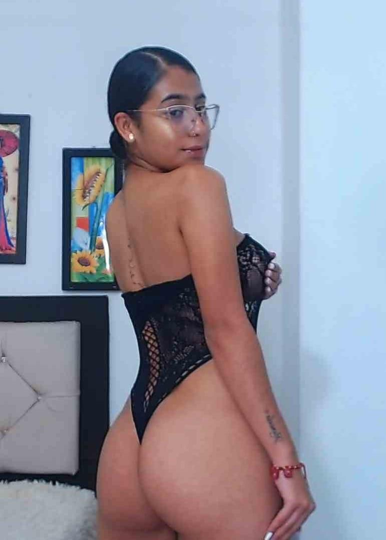 kaory_fer live from Colombia