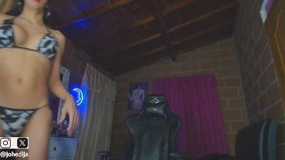 kayledollx live from Colombia