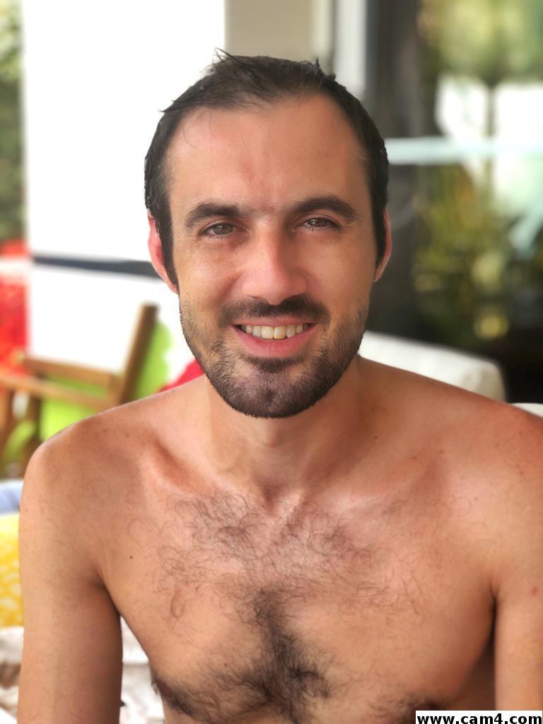 kiki33000 live from France