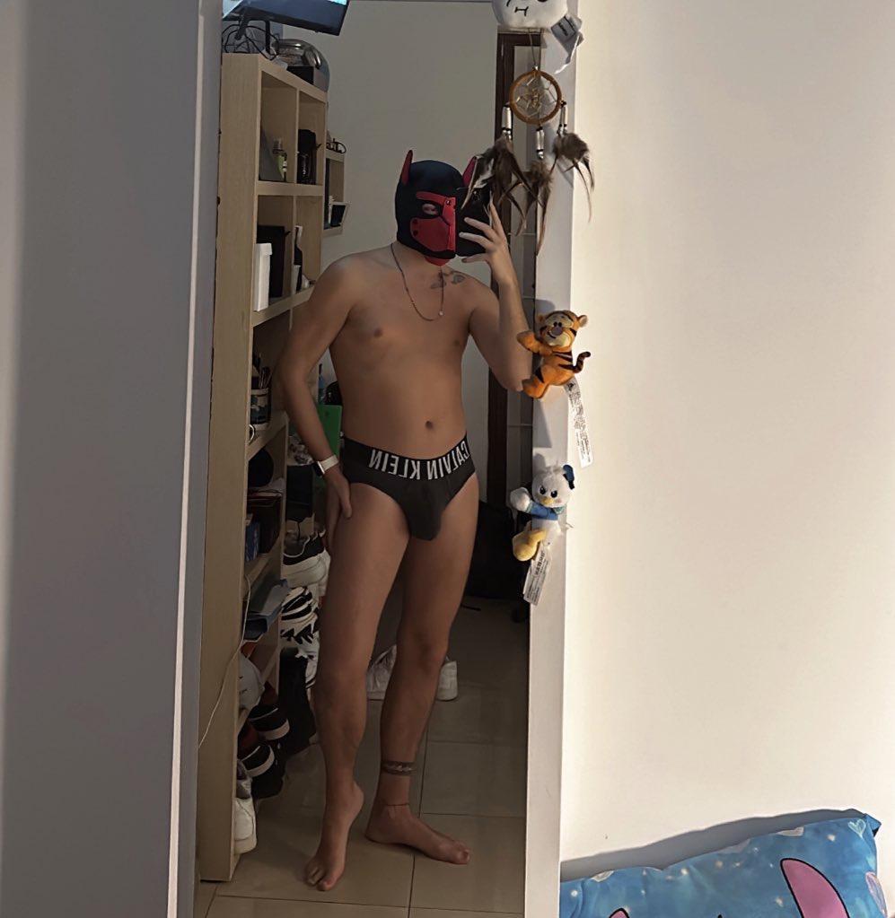 kinkboy00 live from Italy