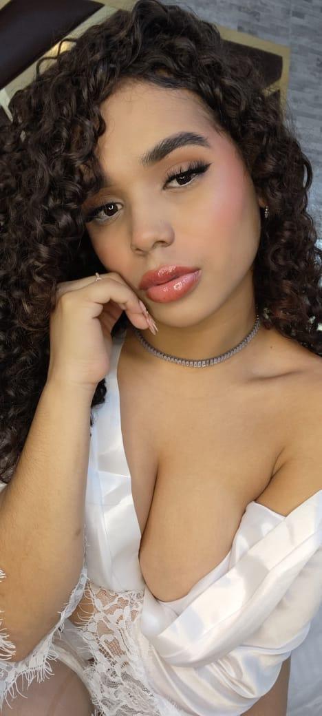 kitty_squirts live from France