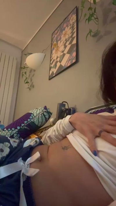 laila183 live from Canada