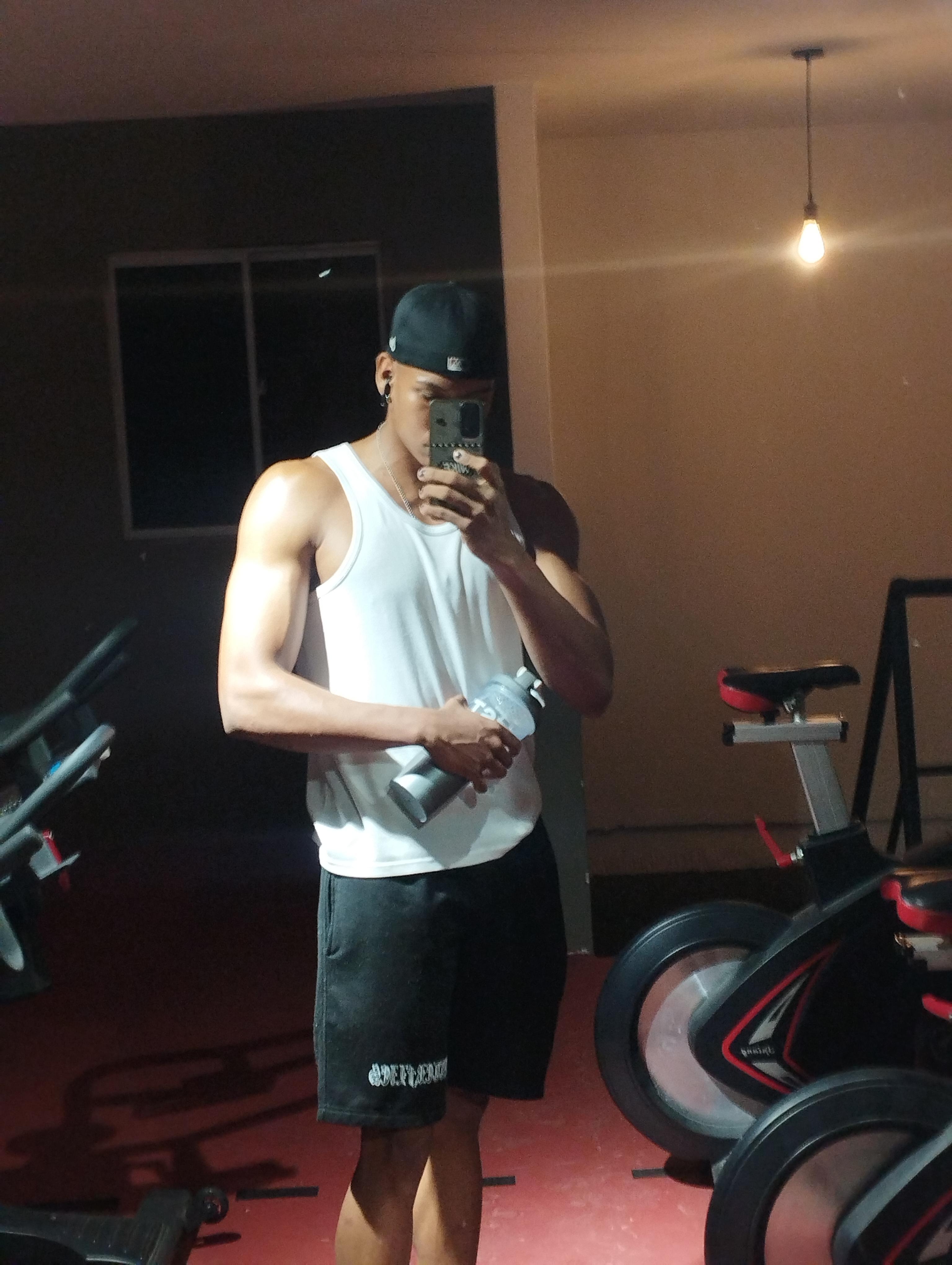 latinboi_sexy live from Dominican Republic