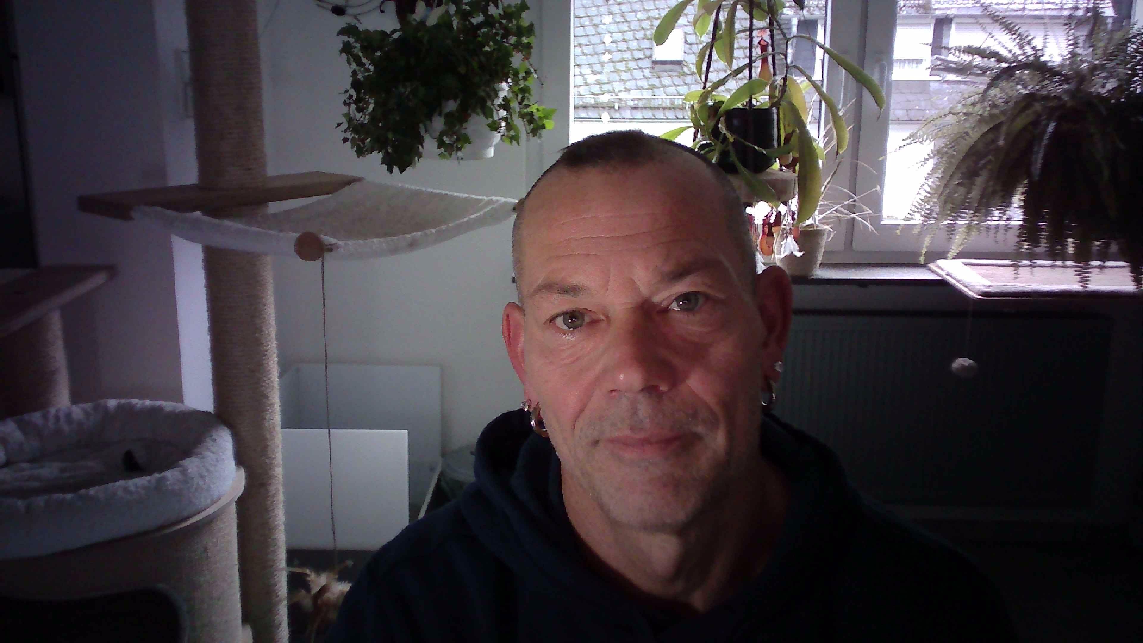 lefty99 live from Germany