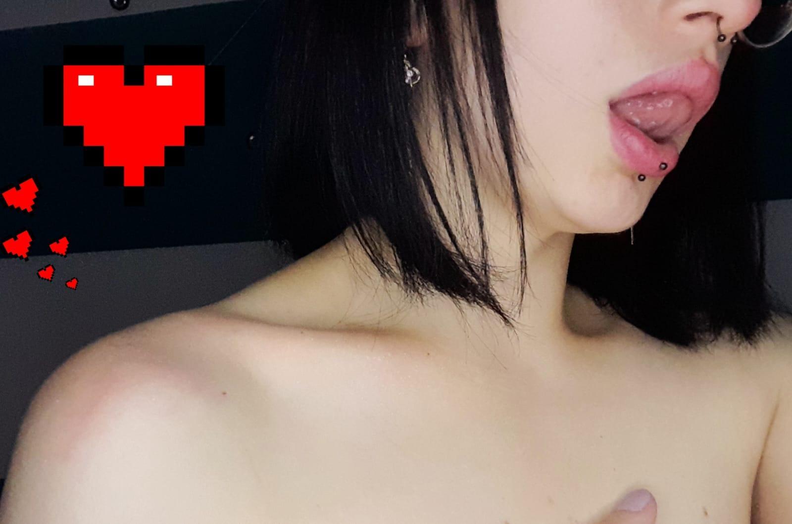 lili_hott63 live from Lithuania