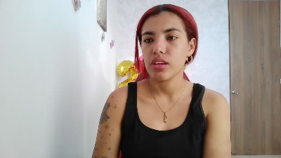 lili_rousee live from Colombia