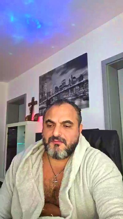 lion435 live from Germany