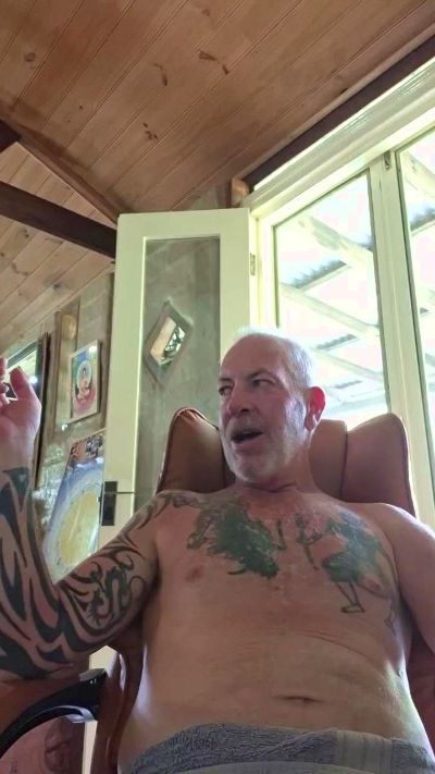 love2playxx1 live from Australia