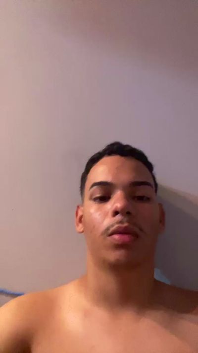 lucas7796 live from Brazil