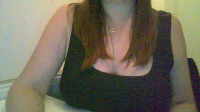 luellax2 live from United Kingdom