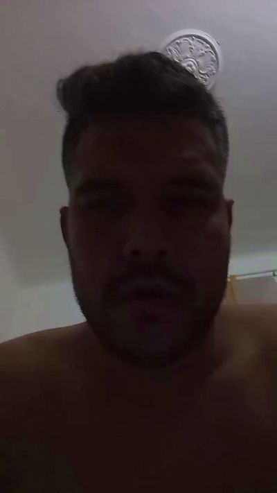 luis5780 live from Italy