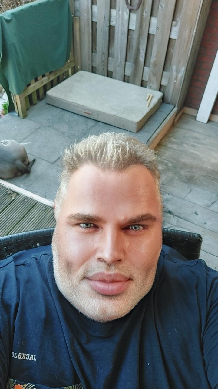 malutie live from Belgium