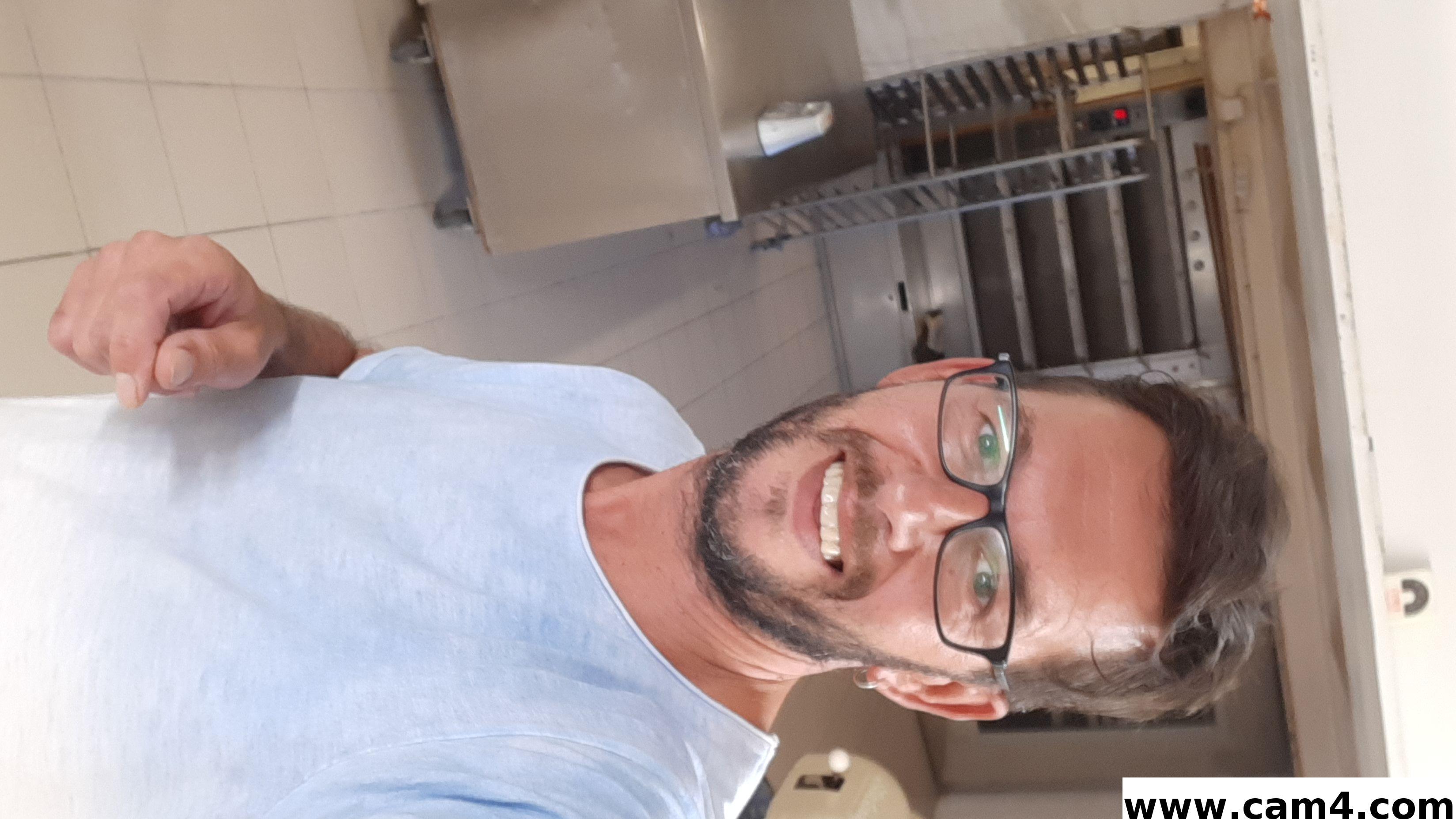 marco2518 live from Belgium