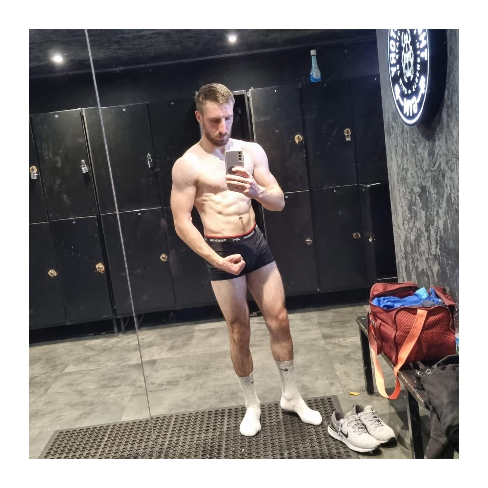 mastertootsie69 live from United Kingdom