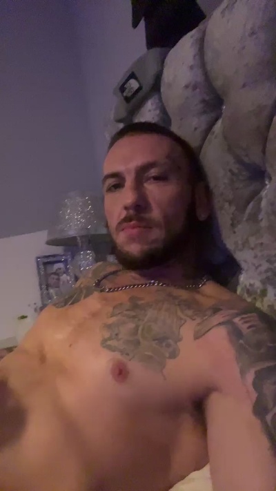 mdot6 live from United Kingdom